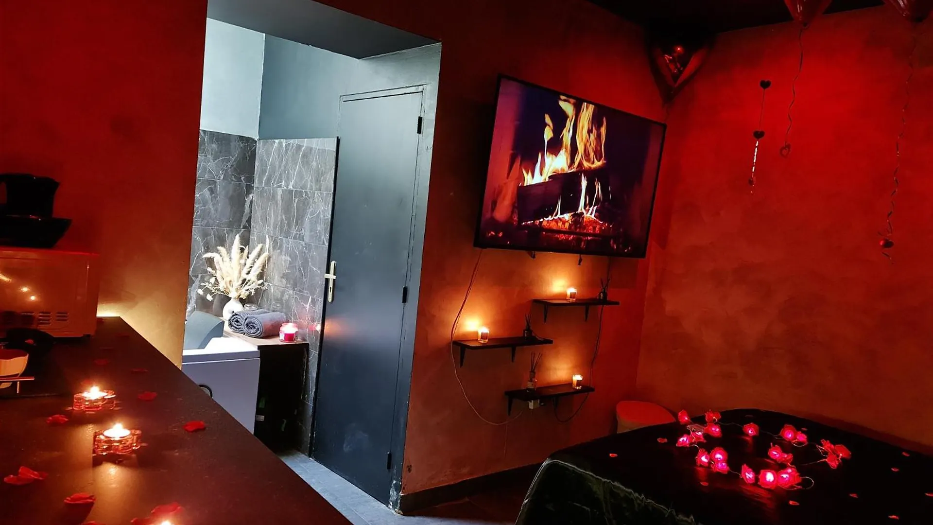 Love hotel Love Room Jacuzzi Lyon